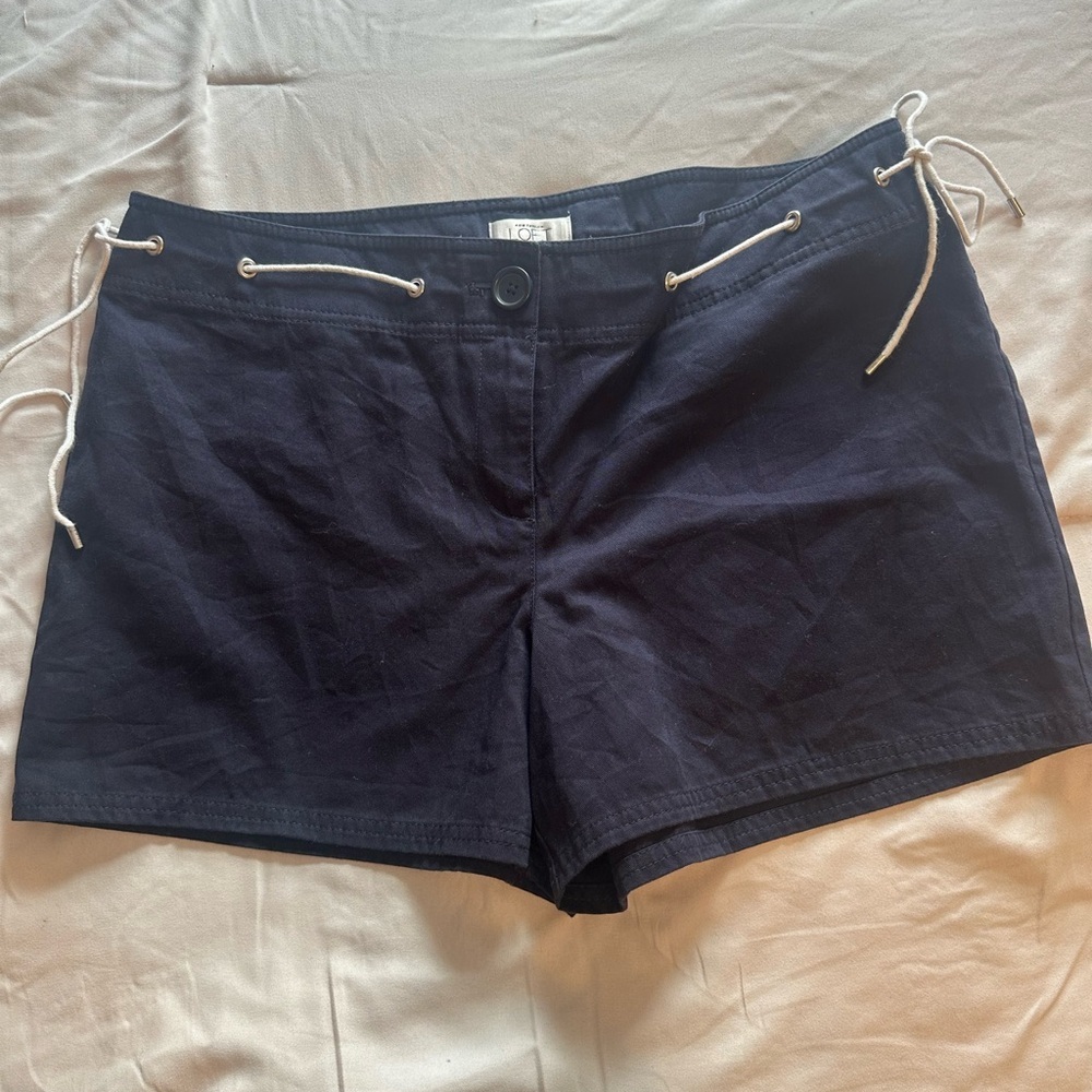 LOFT Dark Blue Women's Bermudas 4” with White Accents Size 14 NWOT‎